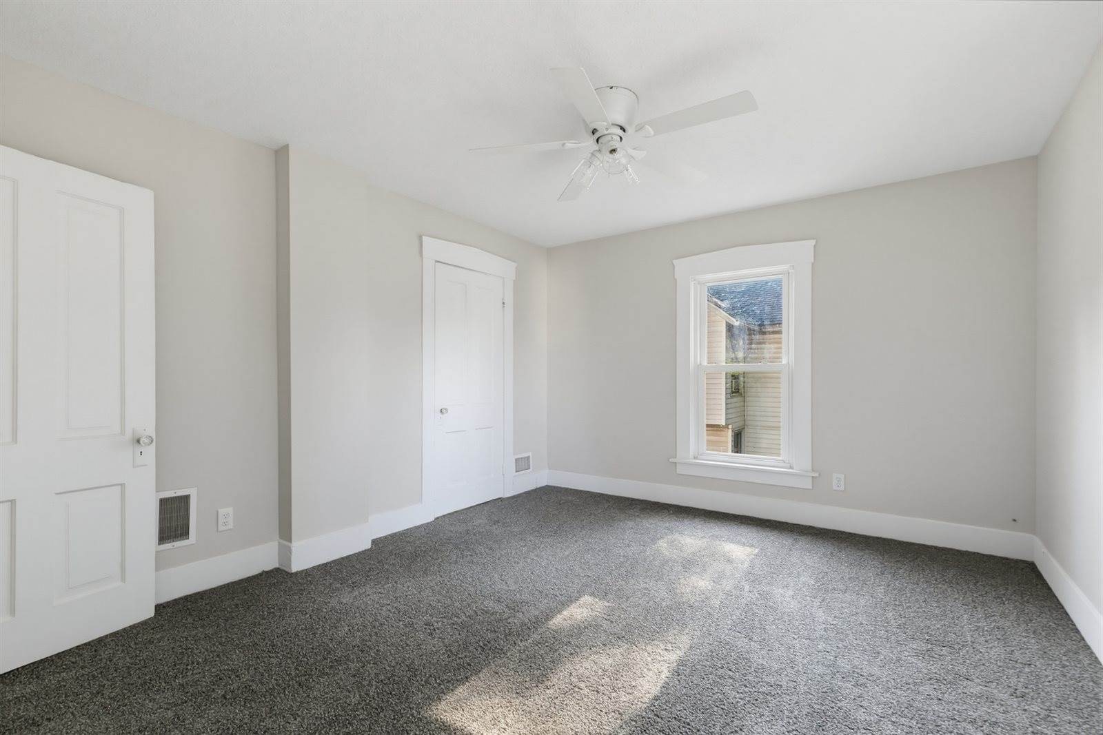 810 West 14th Street, Davenport, IA 52804