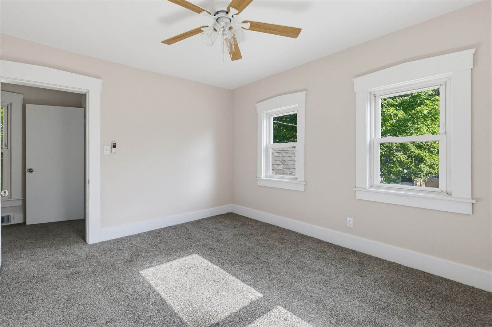 810 West 14th Street, Davenport, IA 52804