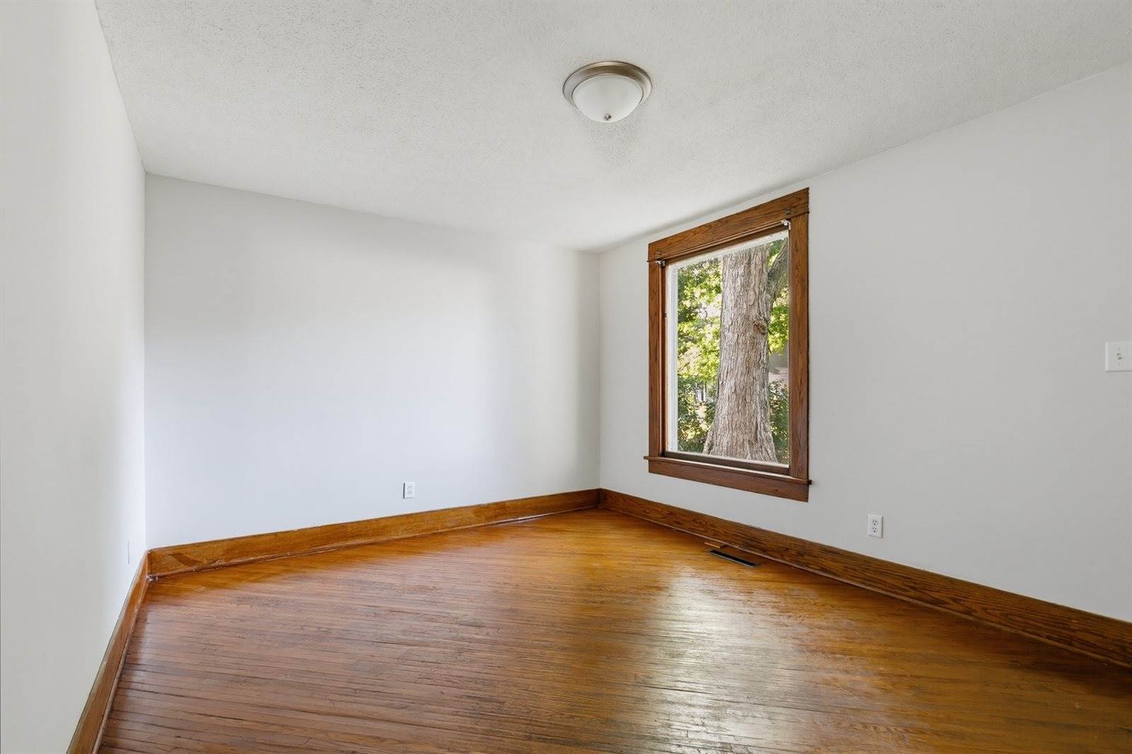 810 West 14th Street, Davenport, IA 52804