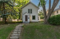 810 West 14th Street, Davenport, IA 52804