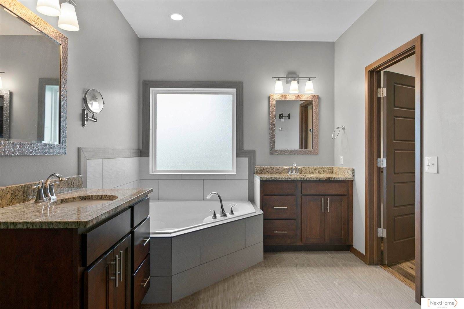 3122 South Creek Road, Lincoln, NE 68516
