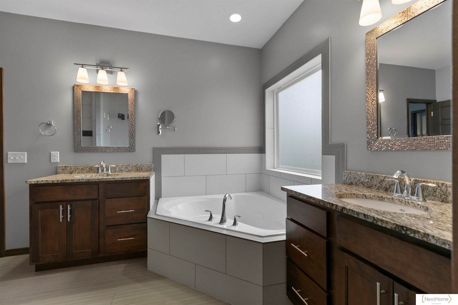 3122 South Creek Road, Lincoln, NE 68516