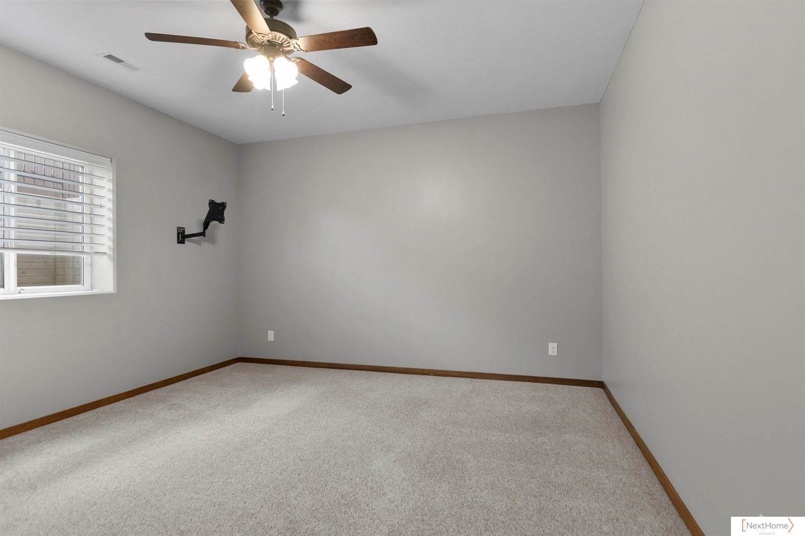 3122 South Creek Road, Lincoln, NE 68516