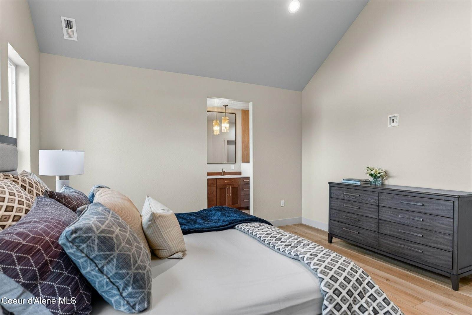 343 Dakota, Hayden, ID 83835