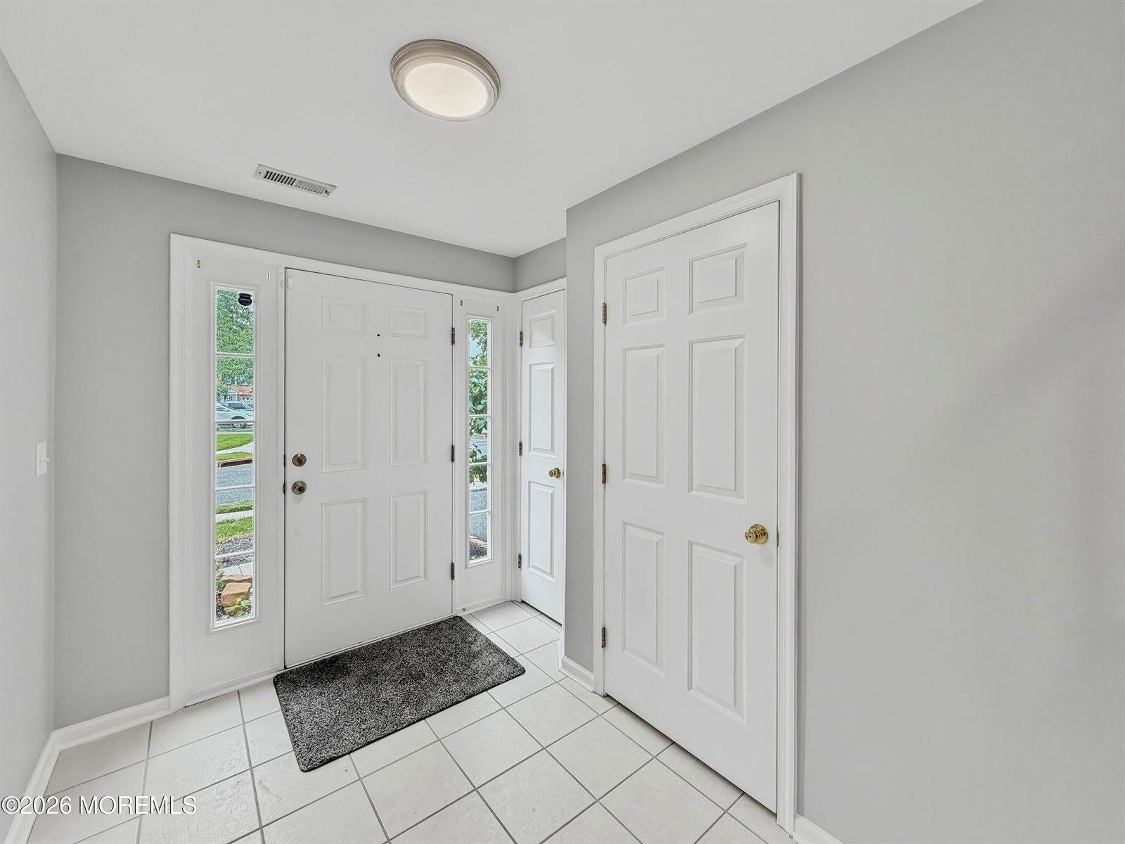 49 Abby Road, Farmingdale, NJ 07727
