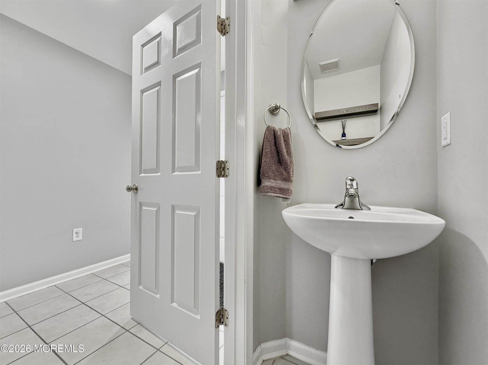 49 Abby Road, Farmingdale, NJ 07727