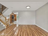 49 Abby Road, Farmingdale, NJ 07727