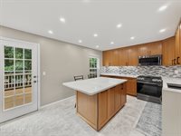 49 Abby Road, Farmingdale, NJ 07727