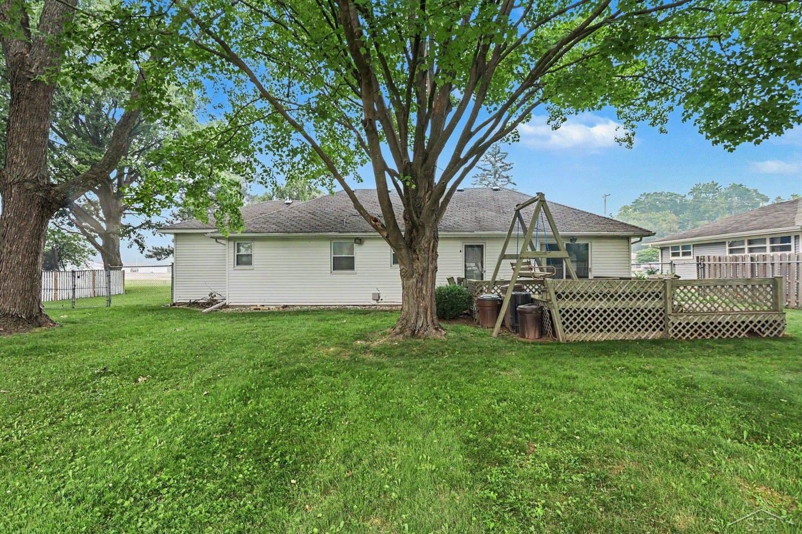 5111 Weiss Street, Saginaw, MI 48603