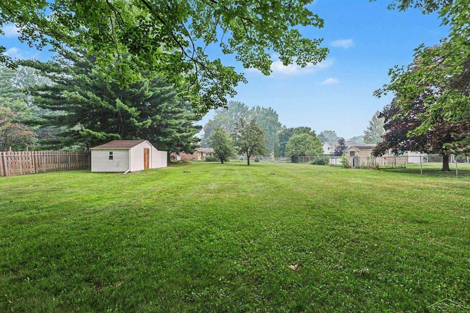 5111 Weiss Street, Saginaw, MI 48603