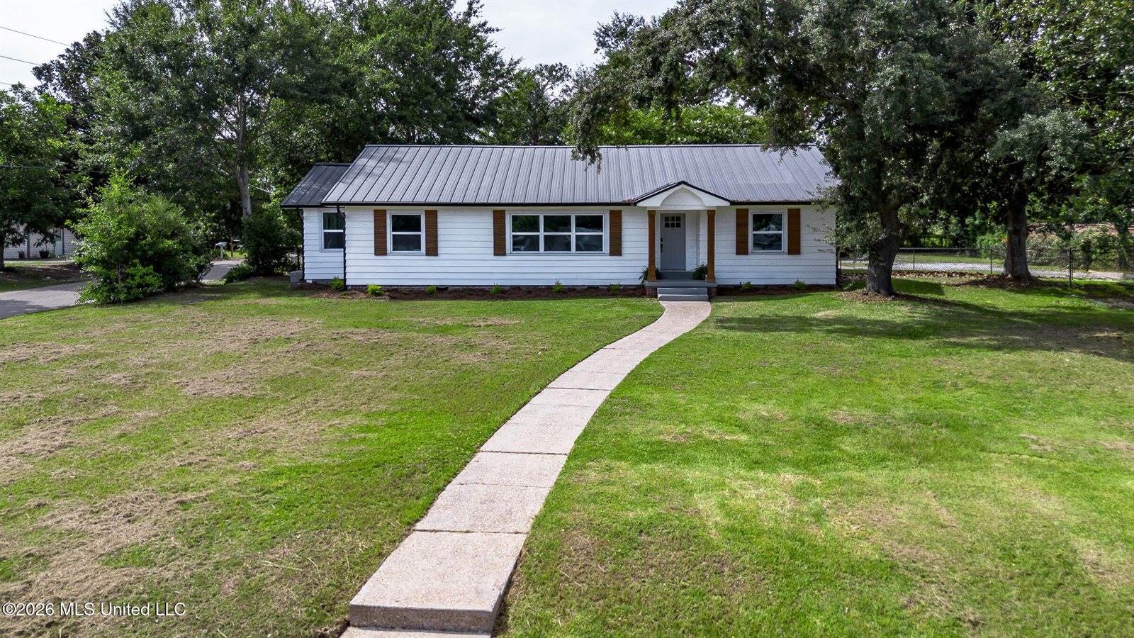 200 East 2nd Street, Long Beach, MS 39560
