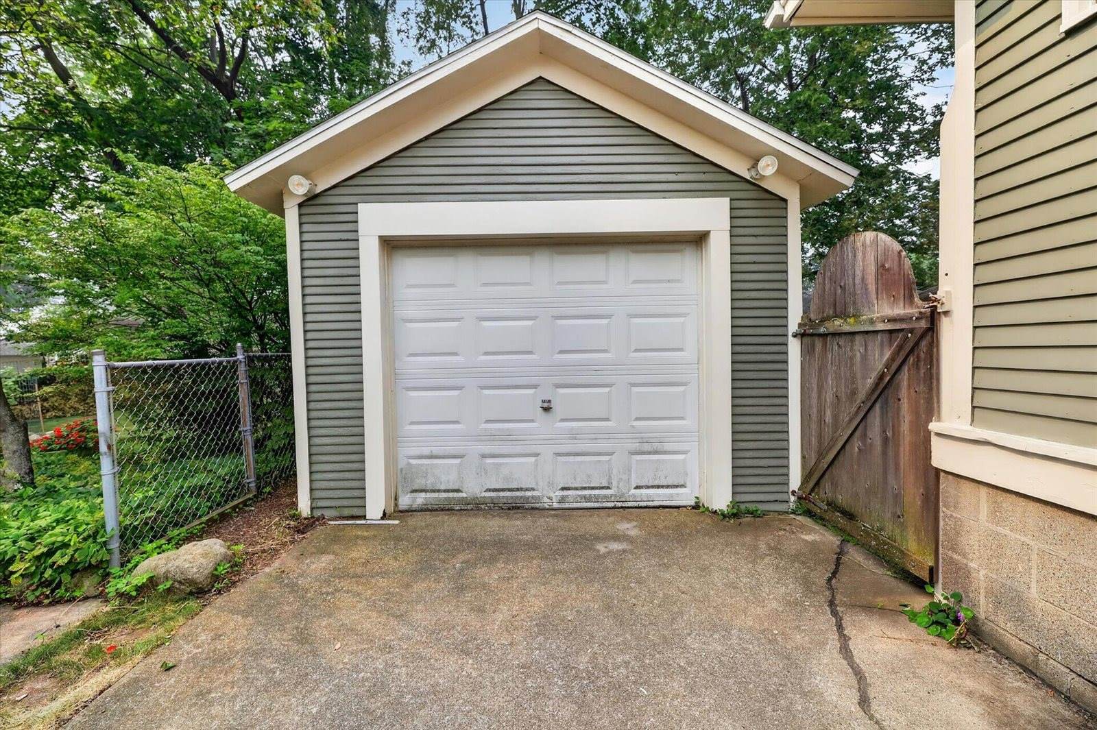 321 Inkster, Kalamazoo, MI 49001