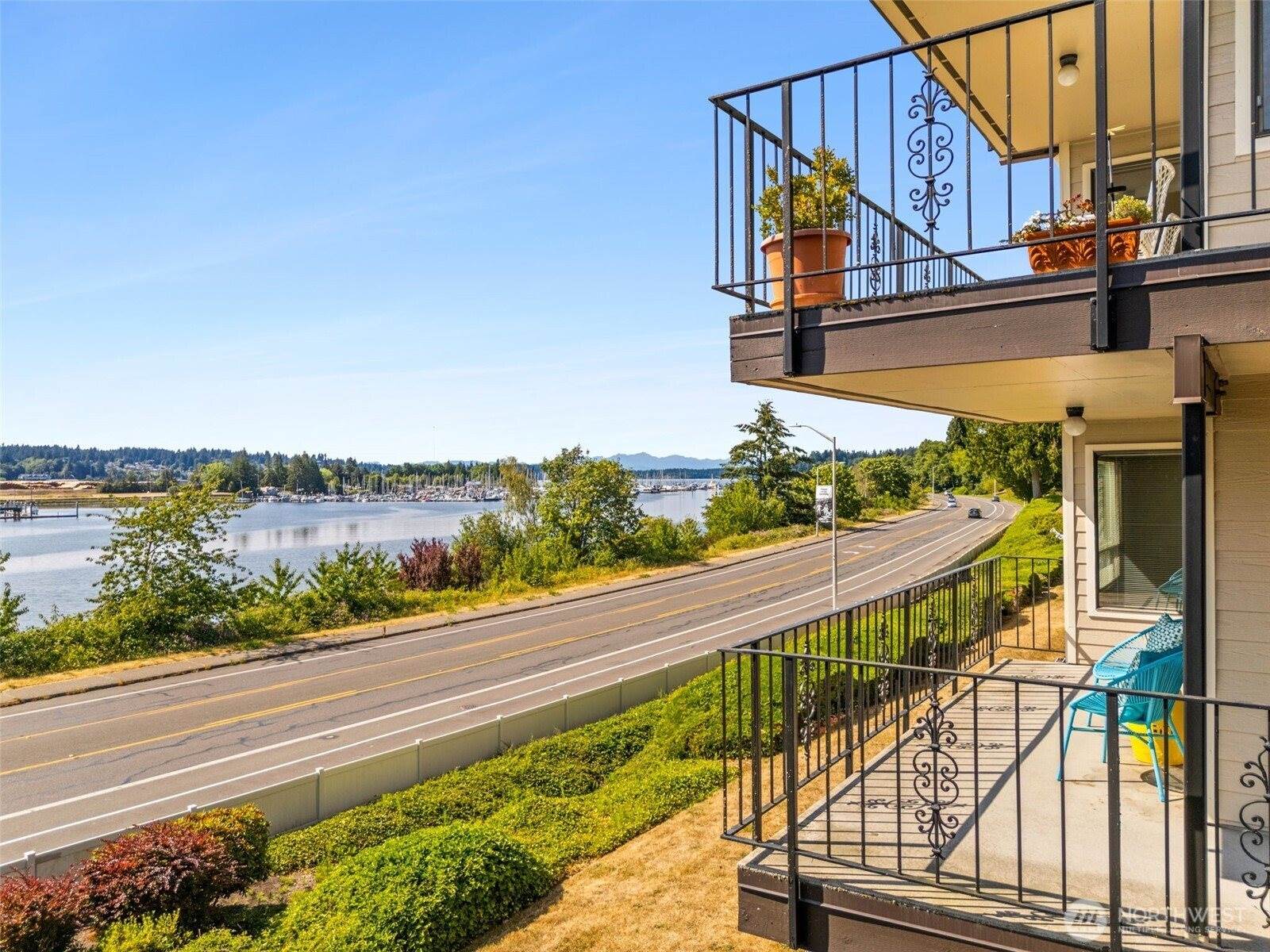 900 East Bay Drive NE, Olympia, WA 98506