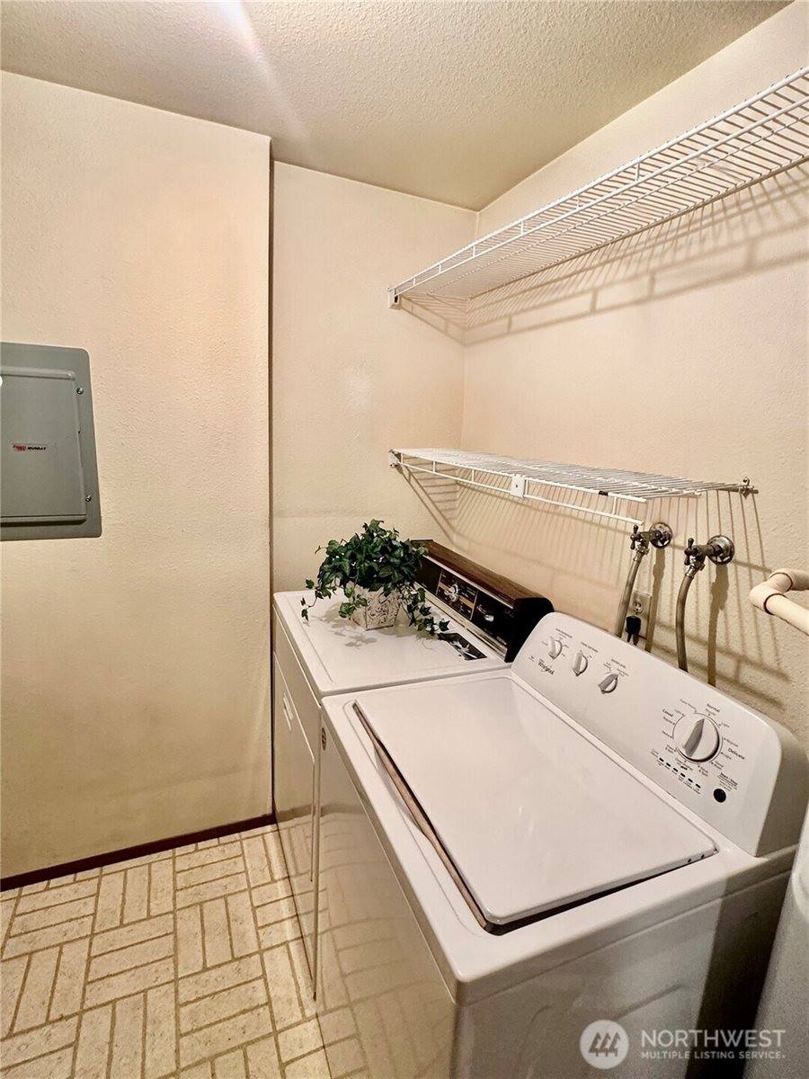 900 East Bay Drive NE, Olympia, WA 98506