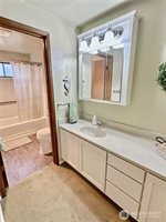 900 East Bay Drive NE, Olympia, WA 98506