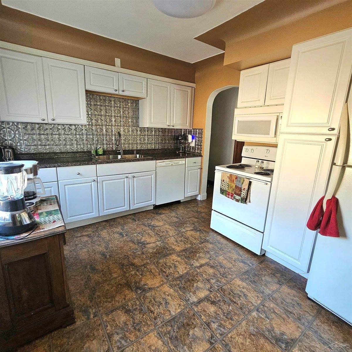 1241 Pius Street, Saginaw, MI 48638