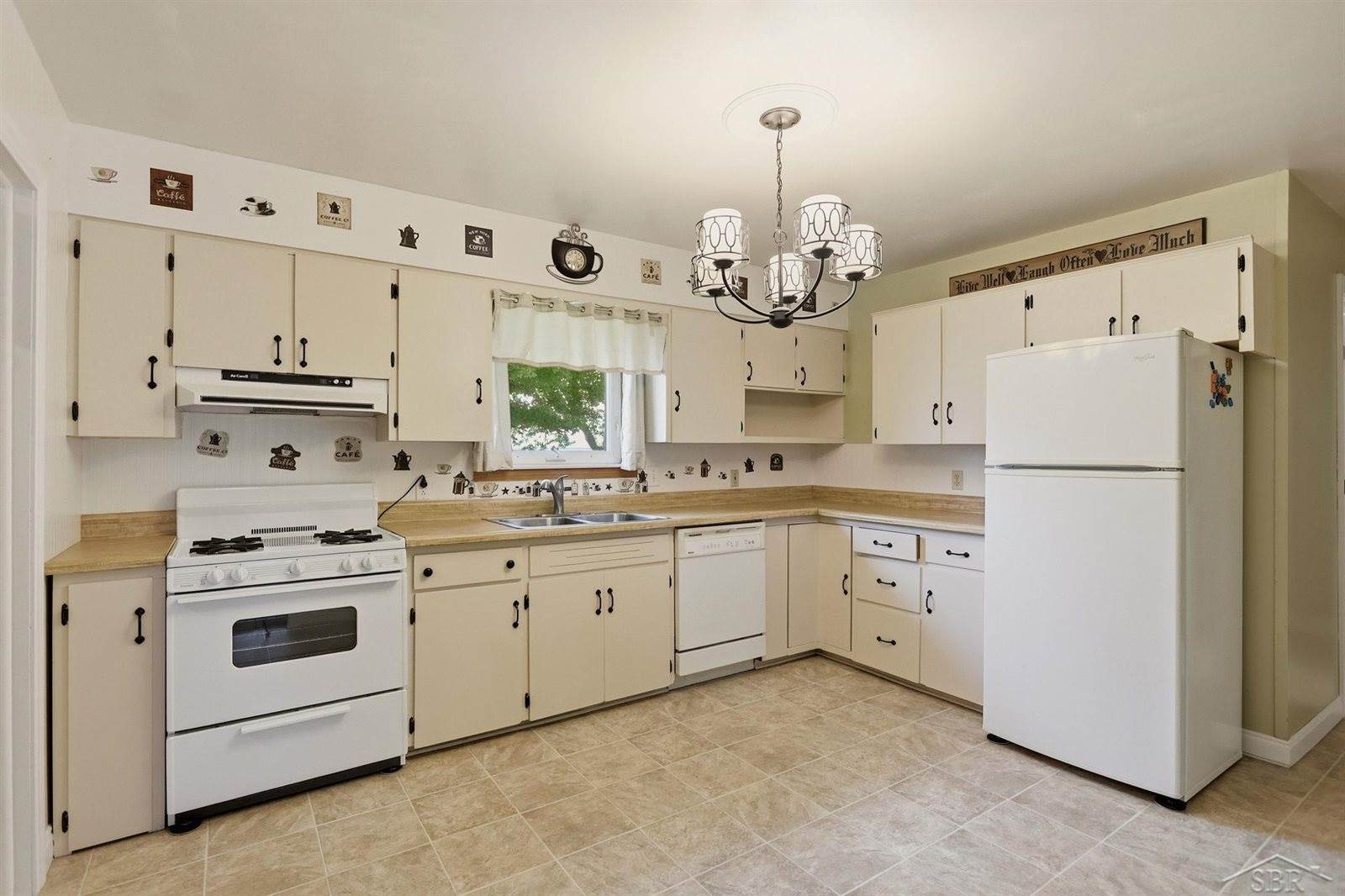 1446 S Airport Road, Saginaw, MI 48601