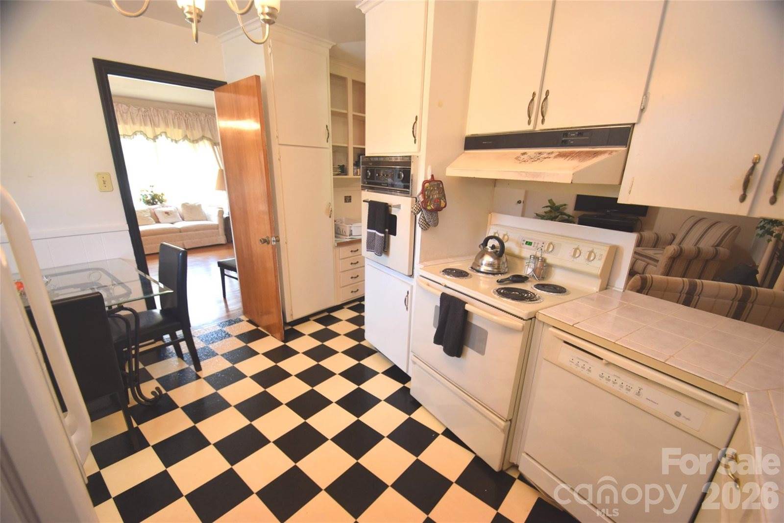 531 Seneca Place, Charlotte, NC 28210
