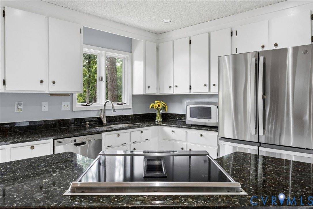 2711 Robson Court, Henrico, VA 23233