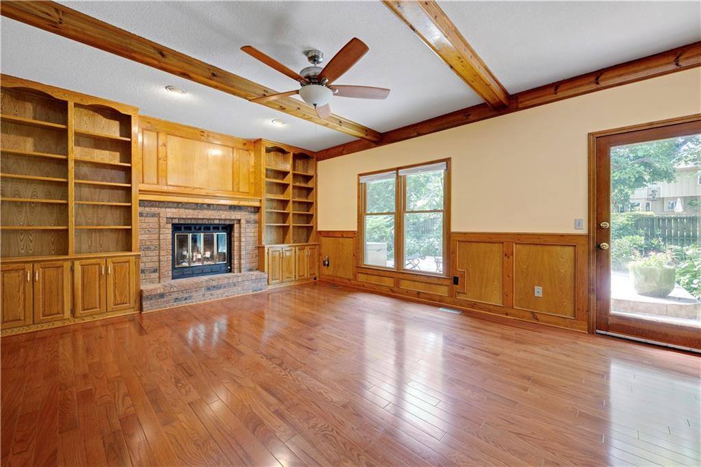 15331 West 84th Terrace, Lenexa, KS 66219