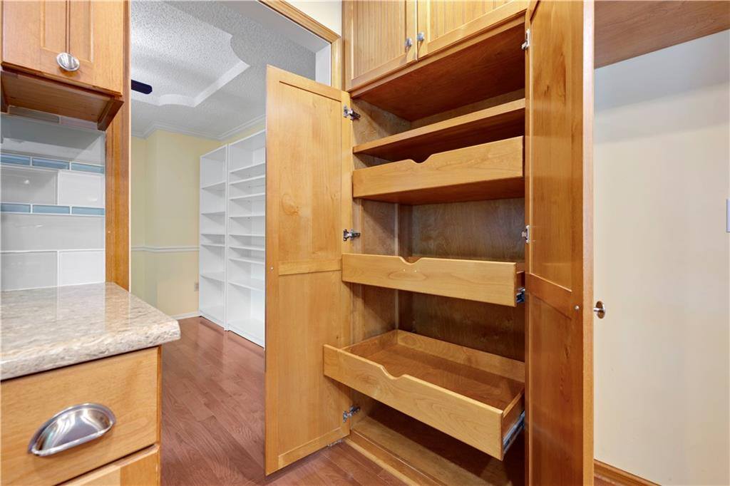 15331 West 84th Terrace, Lenexa, KS 66219
