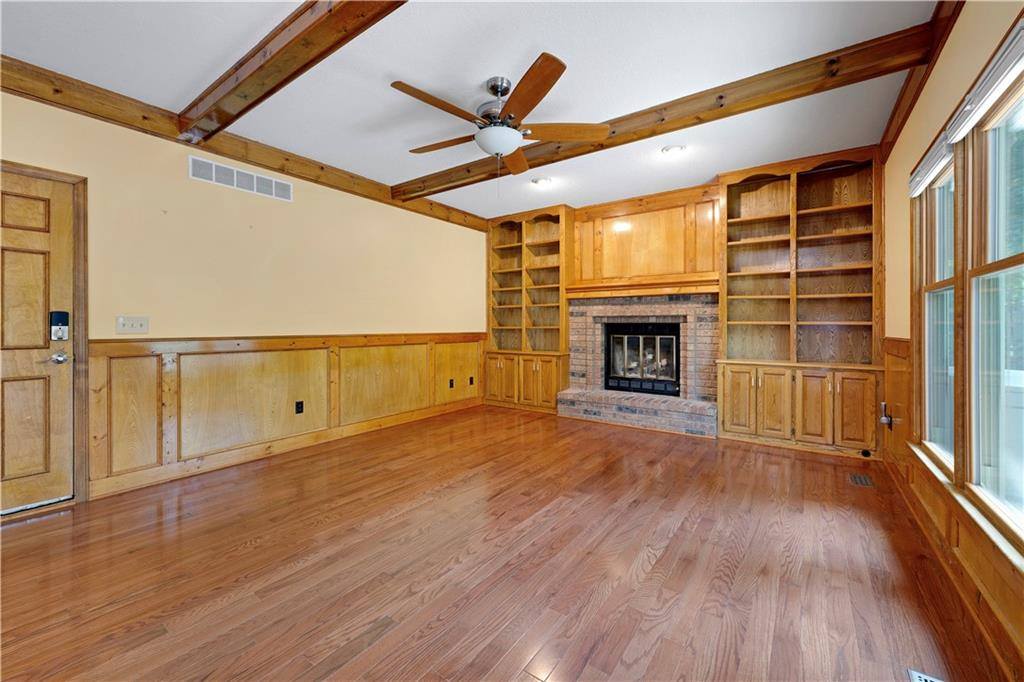 15331 West 84th Terrace, Lenexa, KS 66219