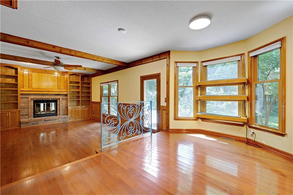15331 West 84th Terrace, Lenexa, KS 66219