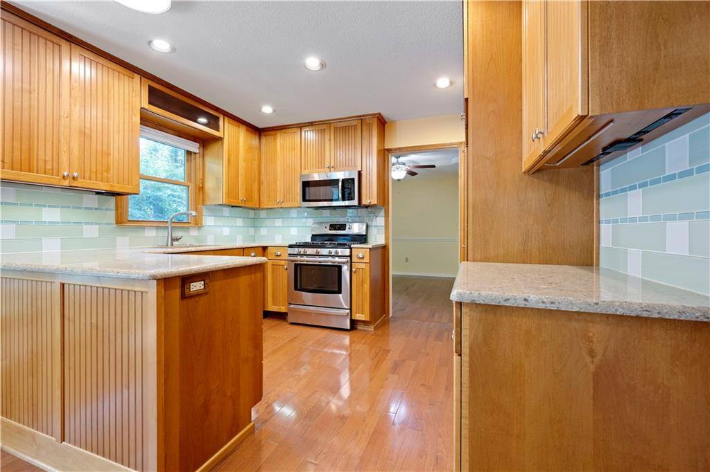 15331 West 84th Terrace, Lenexa, KS 66219