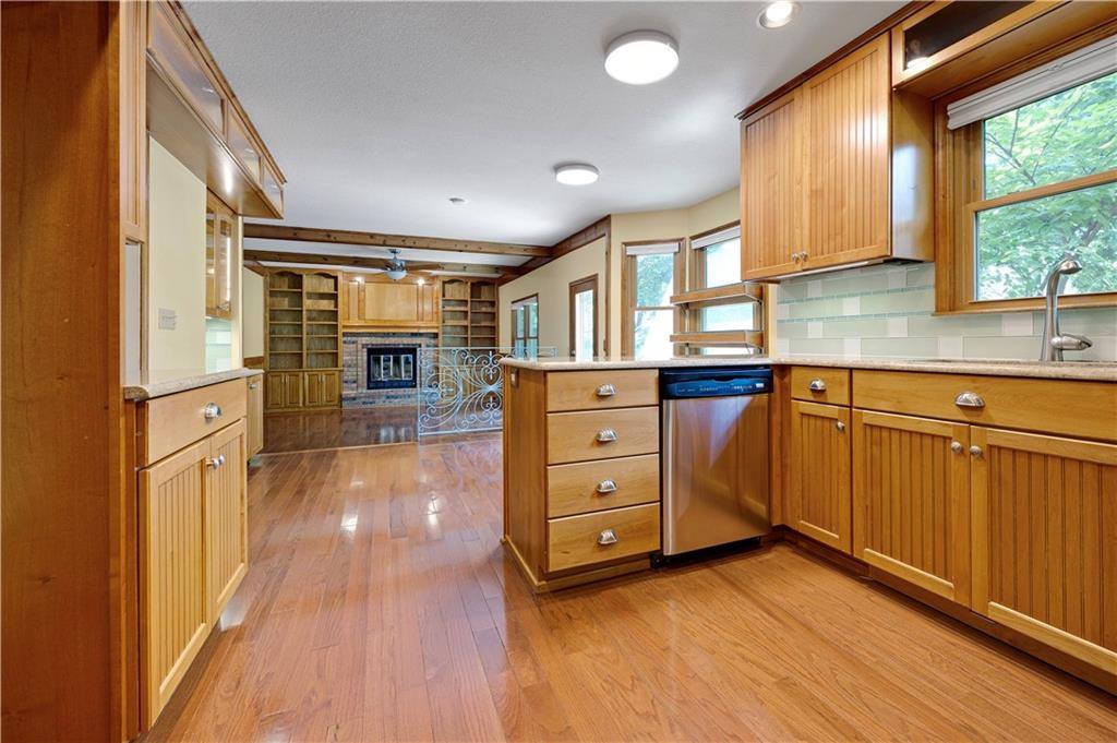 15331 West 84th Terrace, Lenexa, KS 66219