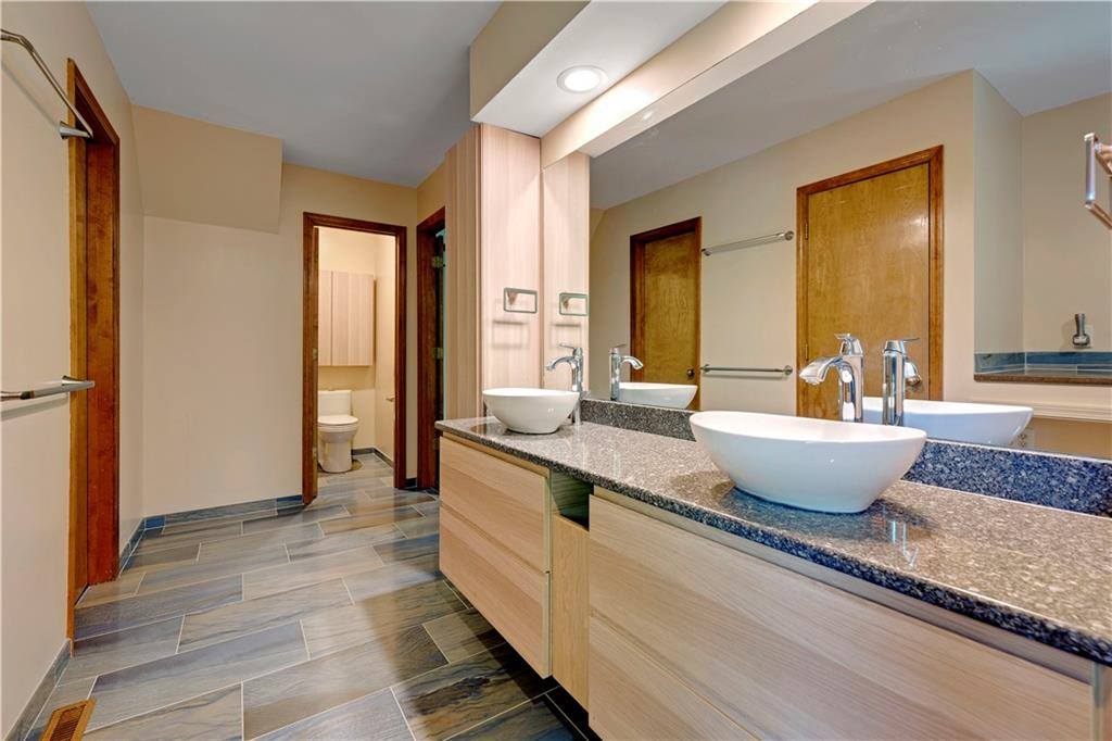 15331 West 84th Terrace, Lenexa, KS 66219