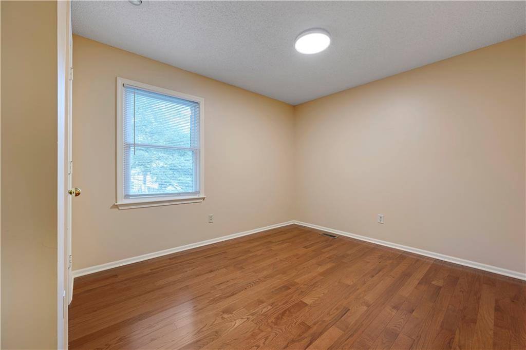 15331 West 84th Terrace, Lenexa, KS 66219