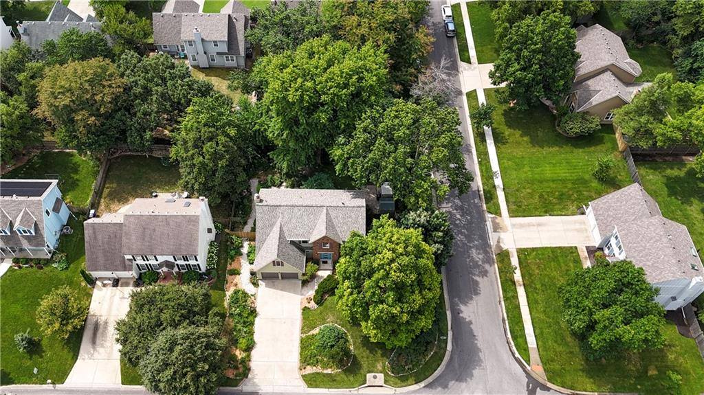 15331 West 84th Terrace, Lenexa, KS 66219
