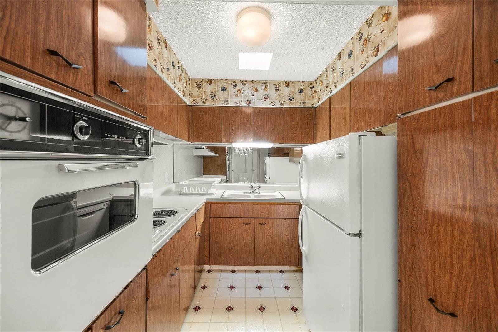 2700 Bellefontaine Street, Houston, TX 77025