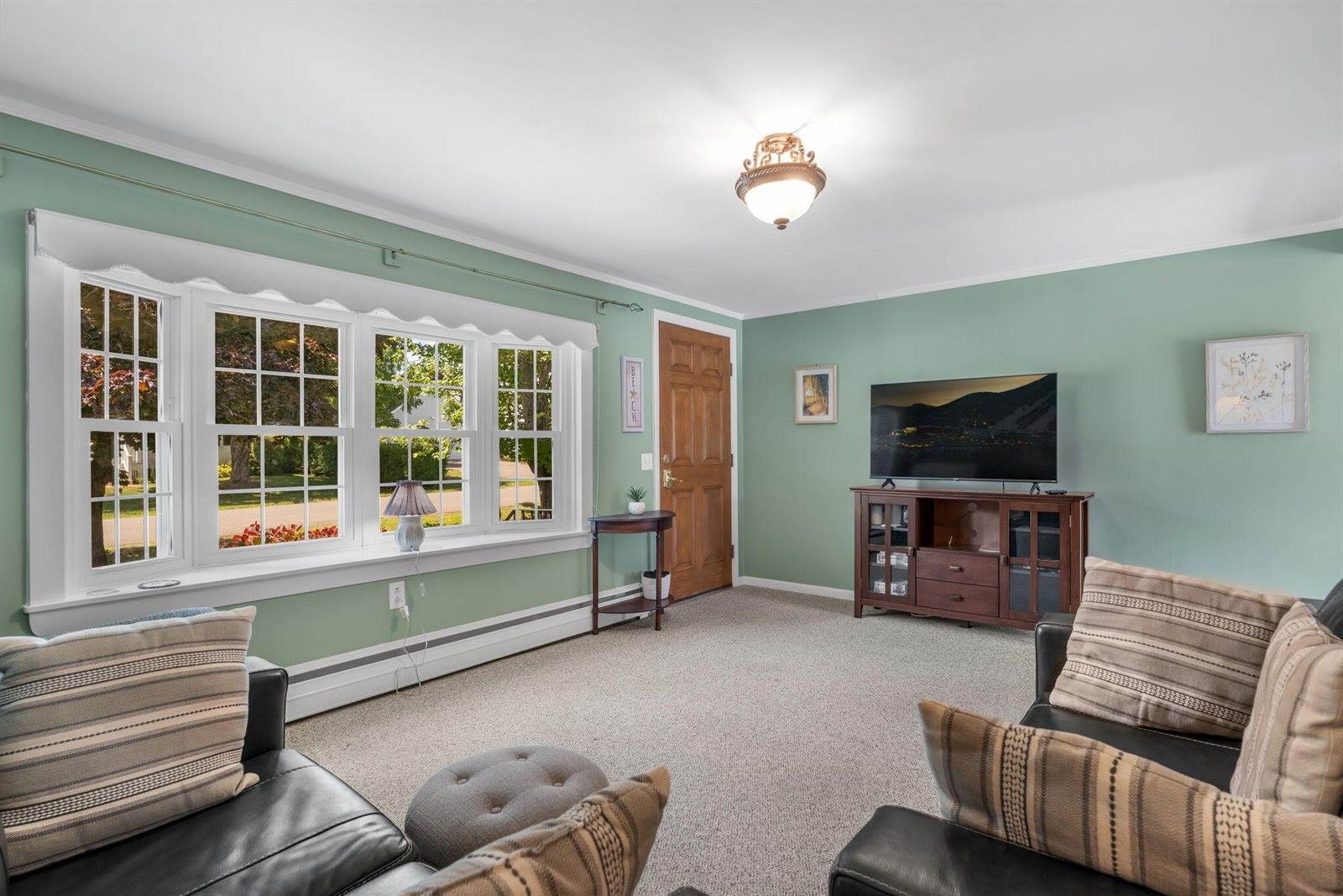 38 Perry Road, Hampden, ME 04444