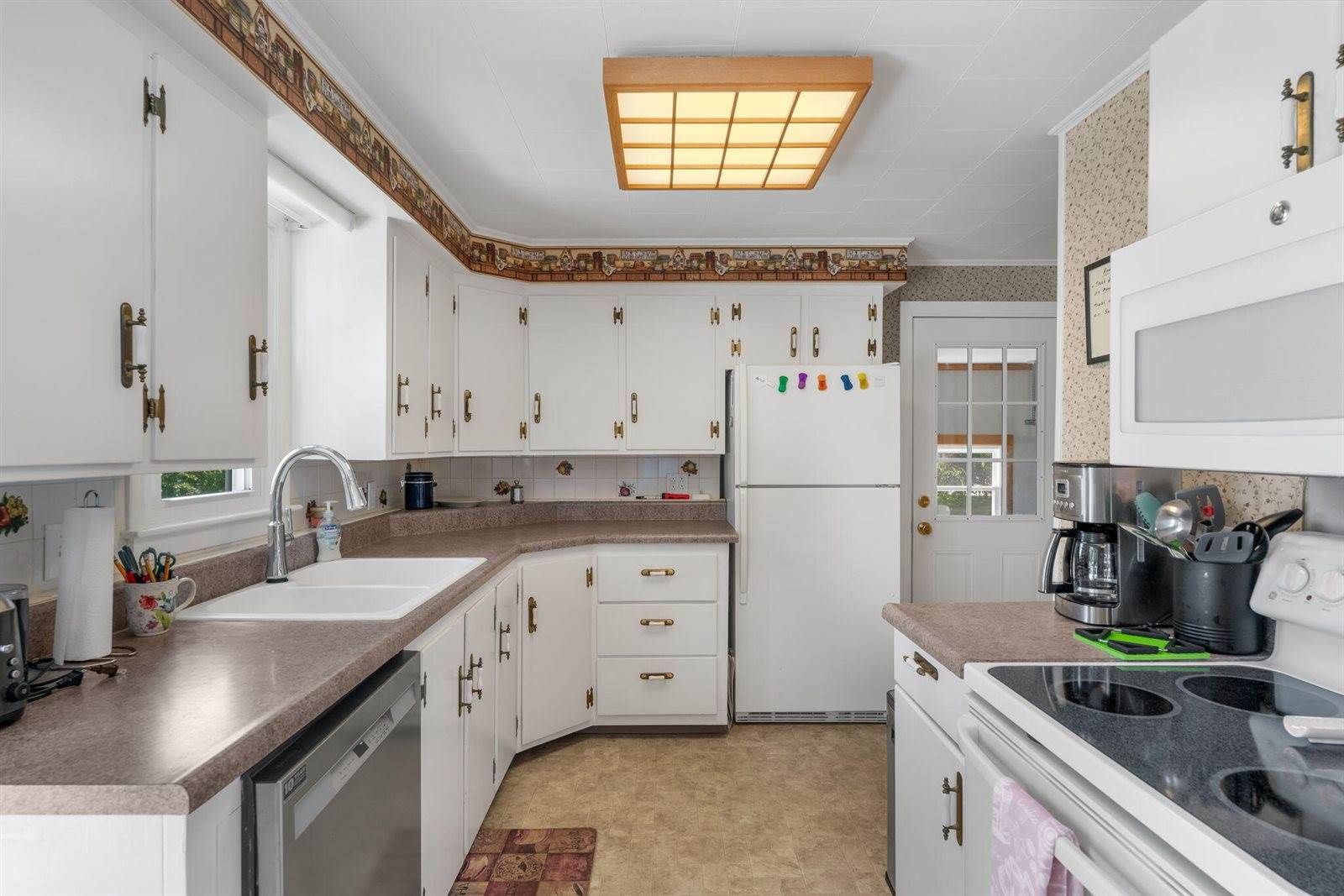 38 Perry Road, Hampden, ME 04444
