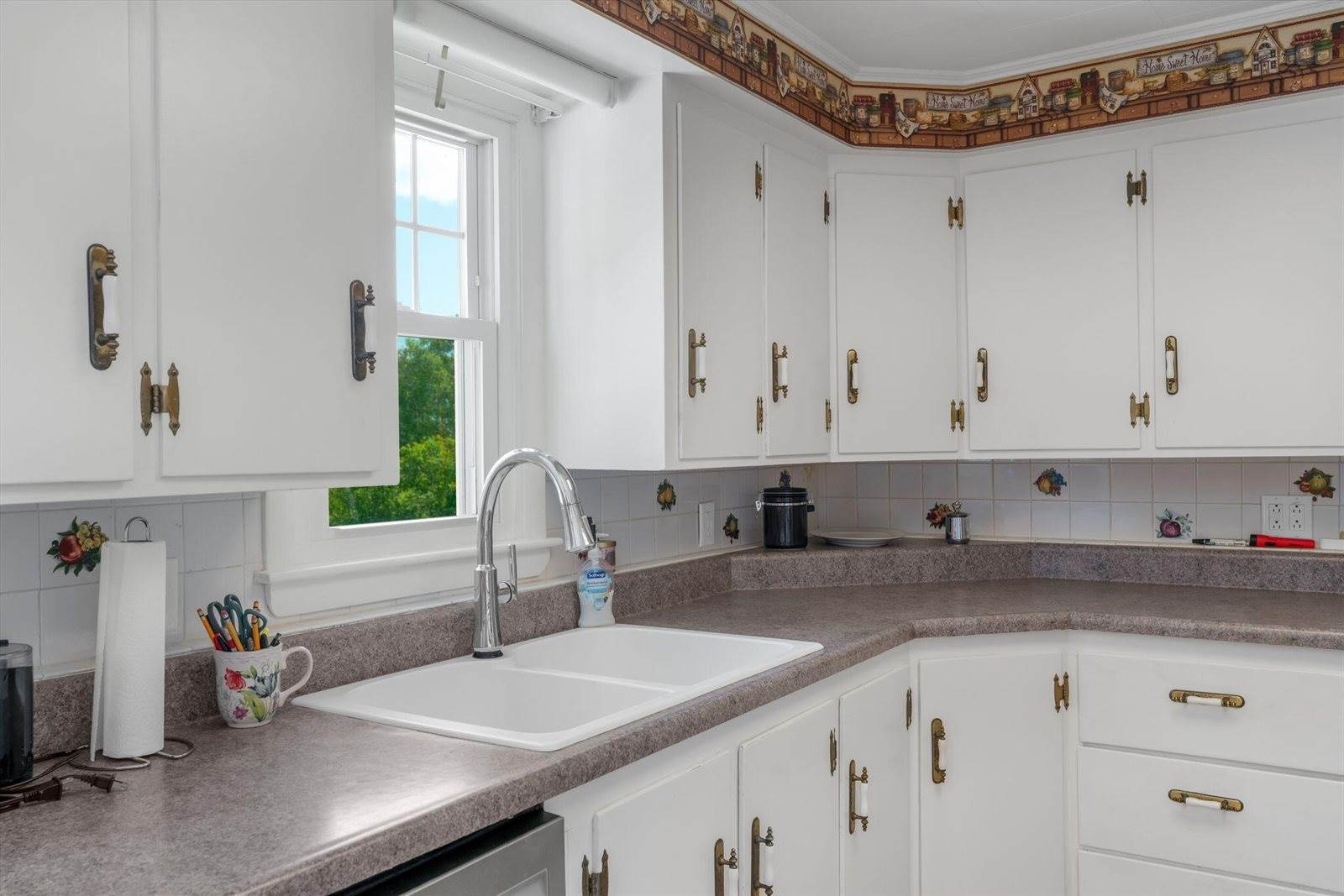 38 Perry Road, Hampden, ME 04444