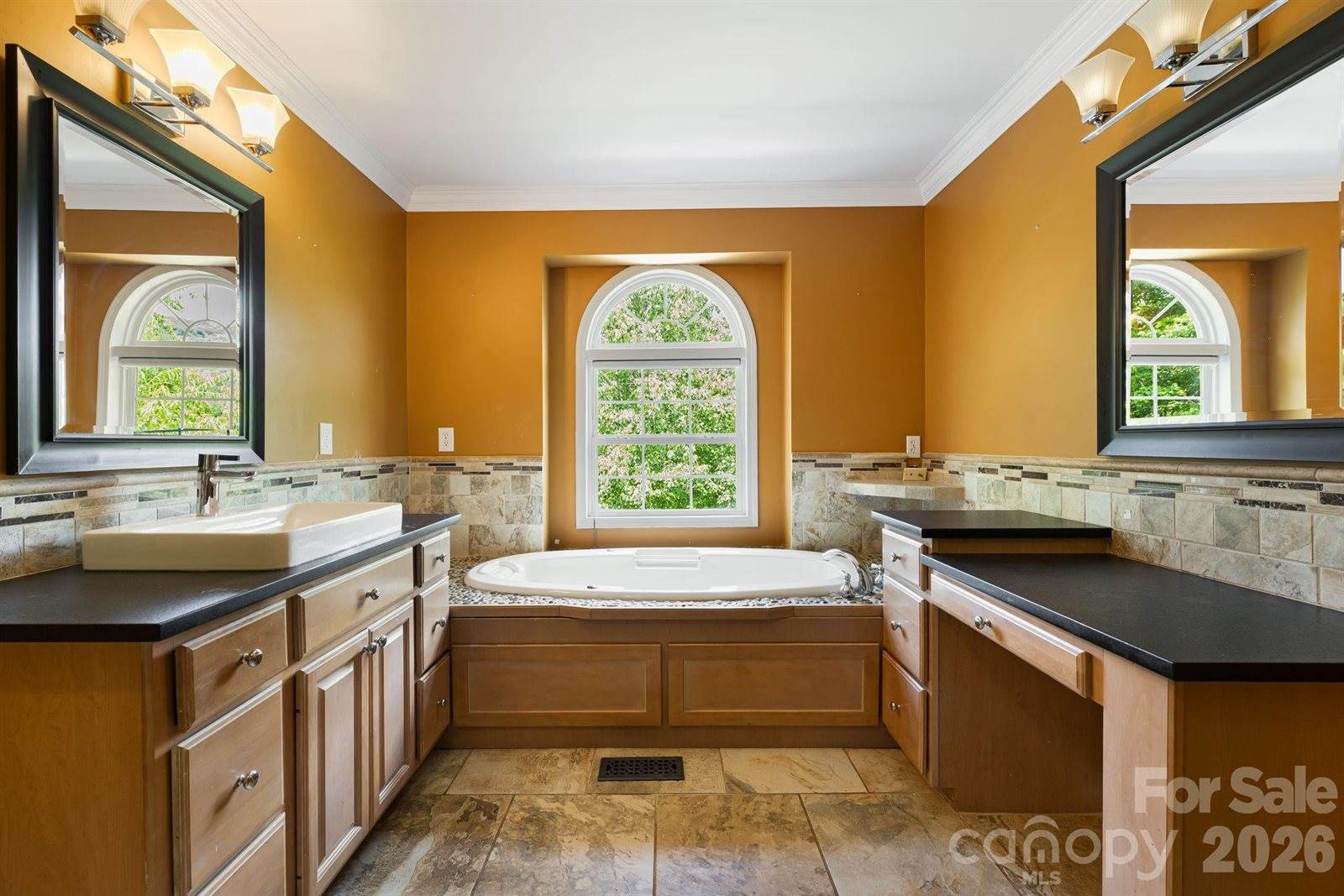 2 Jaks Ridge Drive, Asheville, NC 28805
