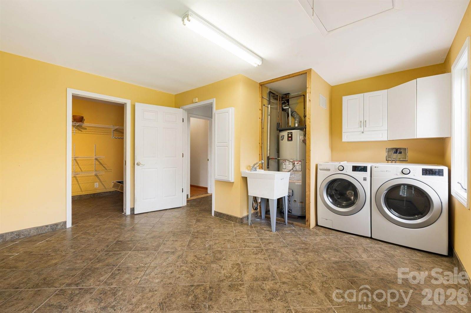 2 Jaks Ridge Drive, Asheville, NC 28805