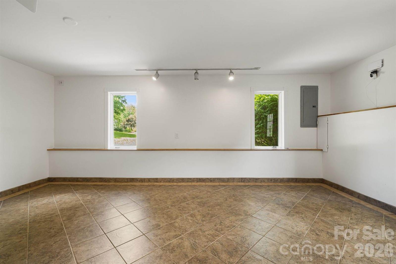 2 Jaks Ridge Drive, Asheville, NC 28805