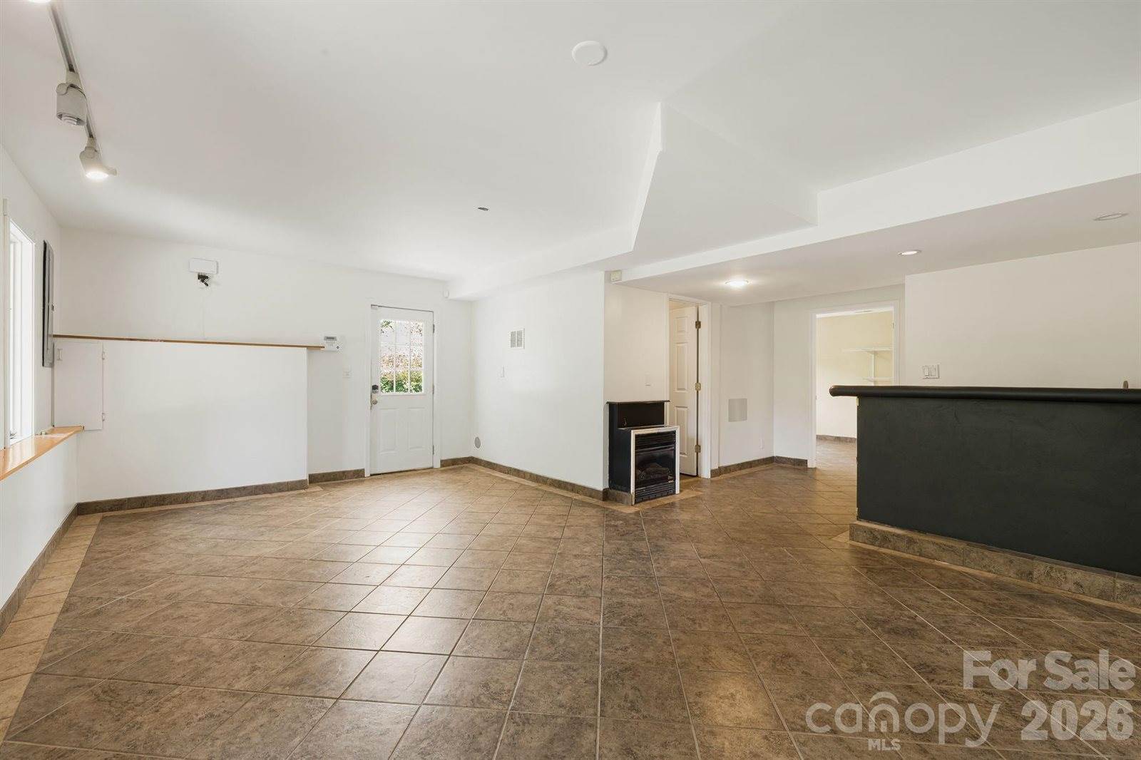 2 Jaks Ridge Drive, Asheville, NC 28805