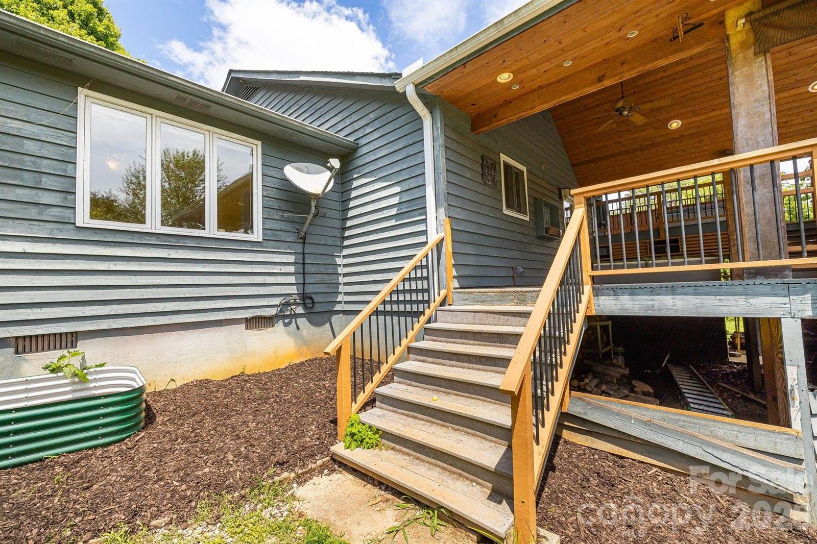 2 Jaks Ridge Drive, Asheville, NC 28805