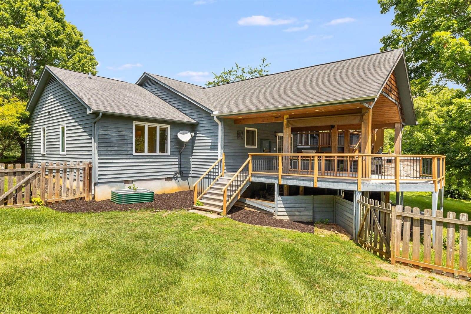 2 Jaks Ridge Drive, Asheville, NC 28805