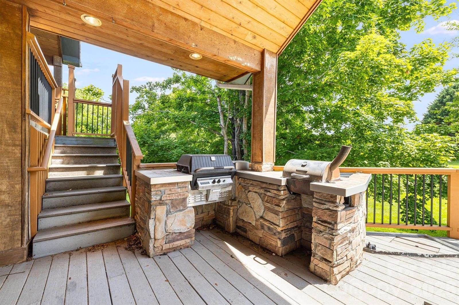 2 Jaks Ridge Drive, Asheville, NC 28805