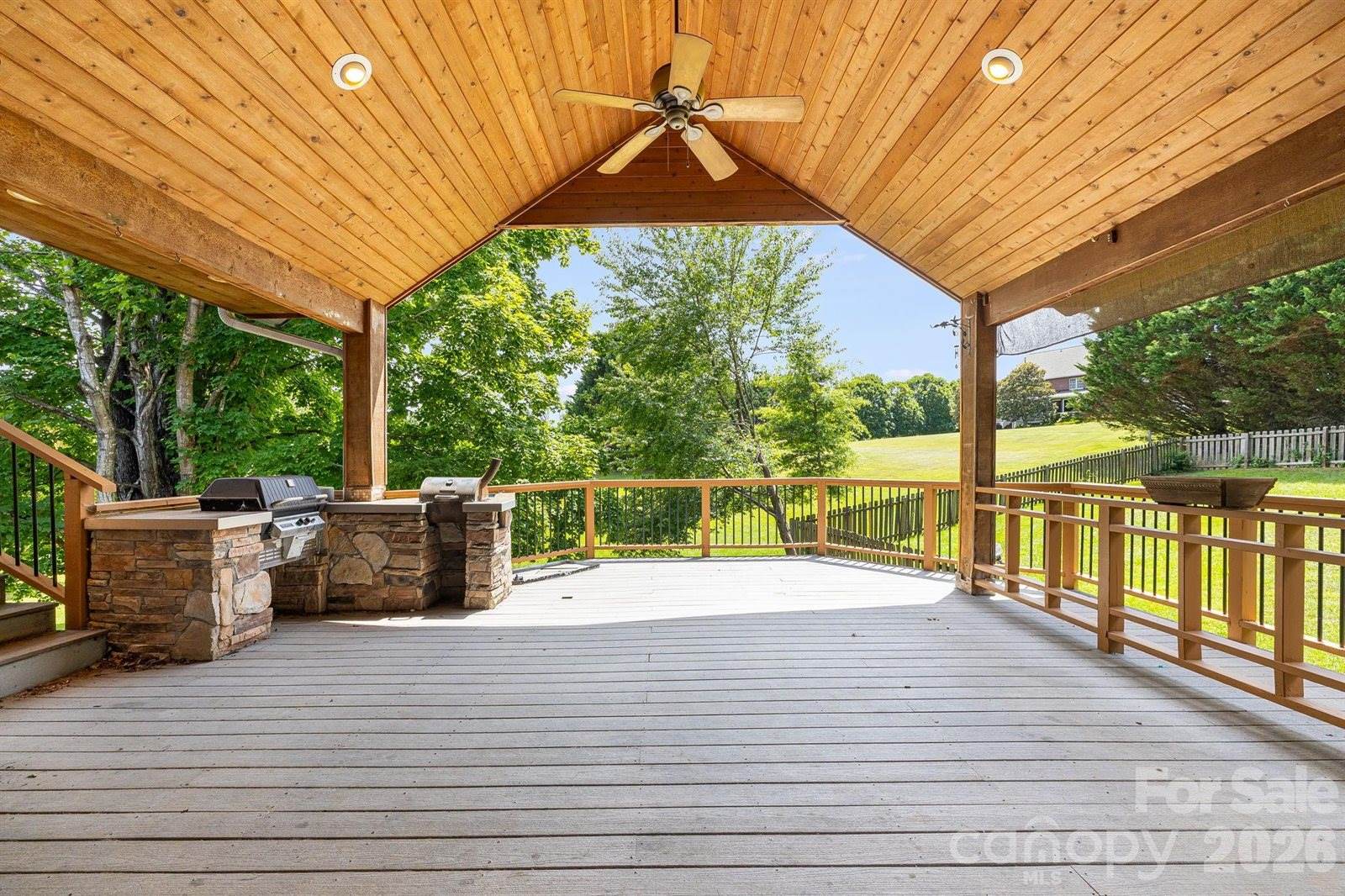 2 Jaks Ridge Drive, Asheville, NC 28805