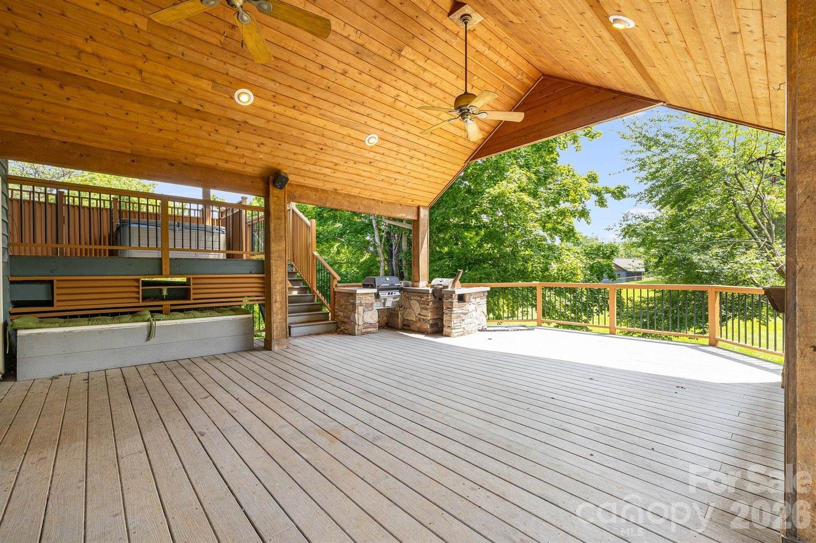 2 Jaks Ridge Drive, Asheville, NC 28805