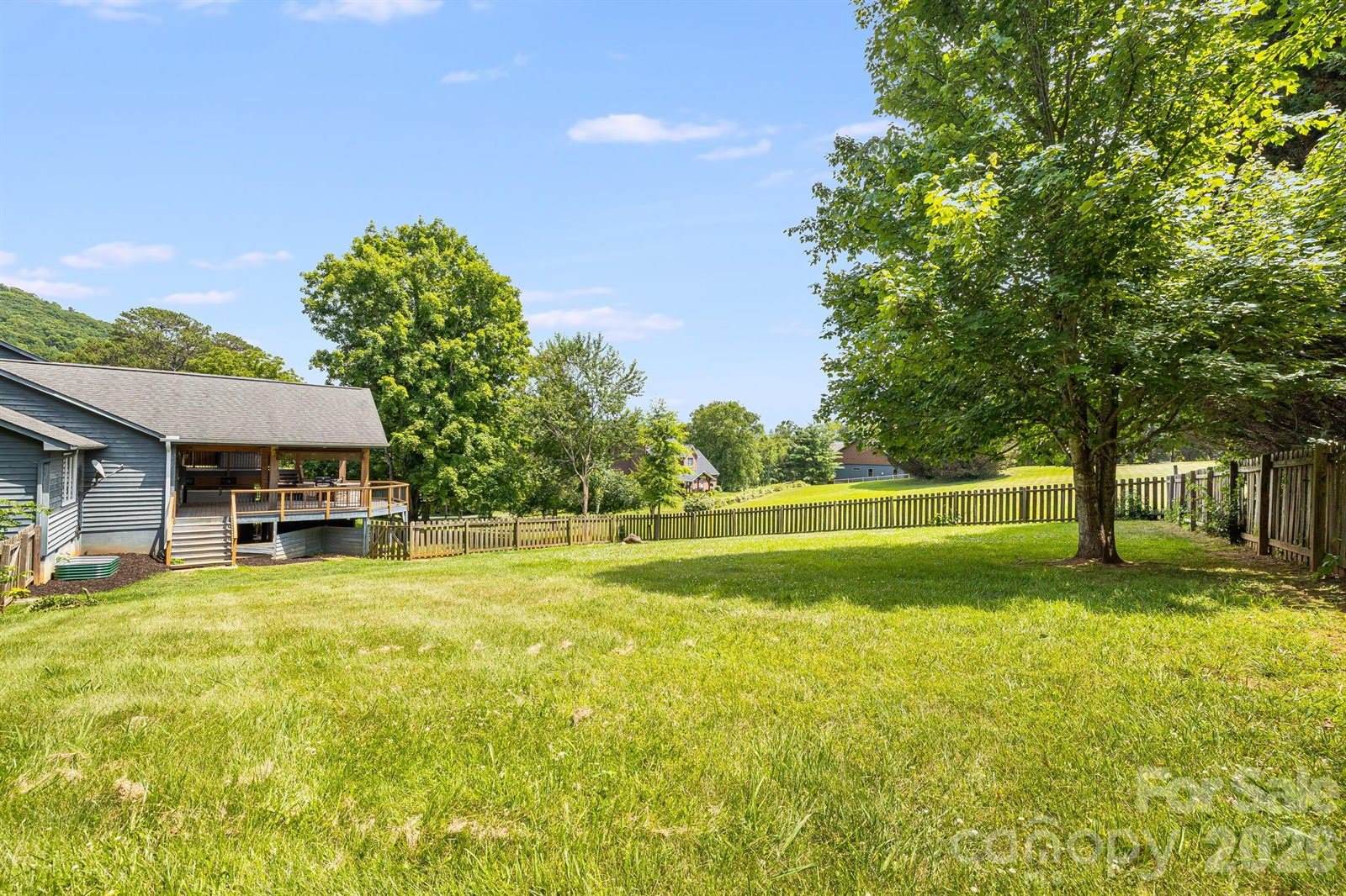 2 Jaks Ridge Drive, Asheville, NC 28805