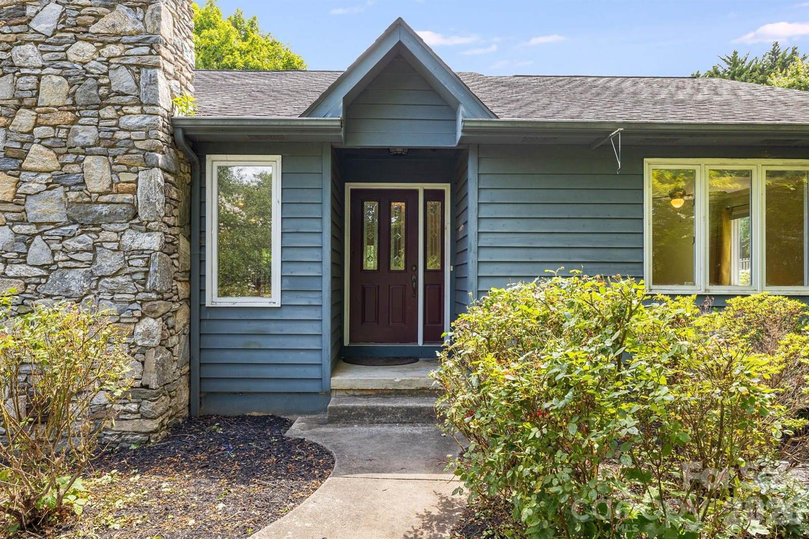 2 Jaks Ridge Drive, Asheville, NC 28805