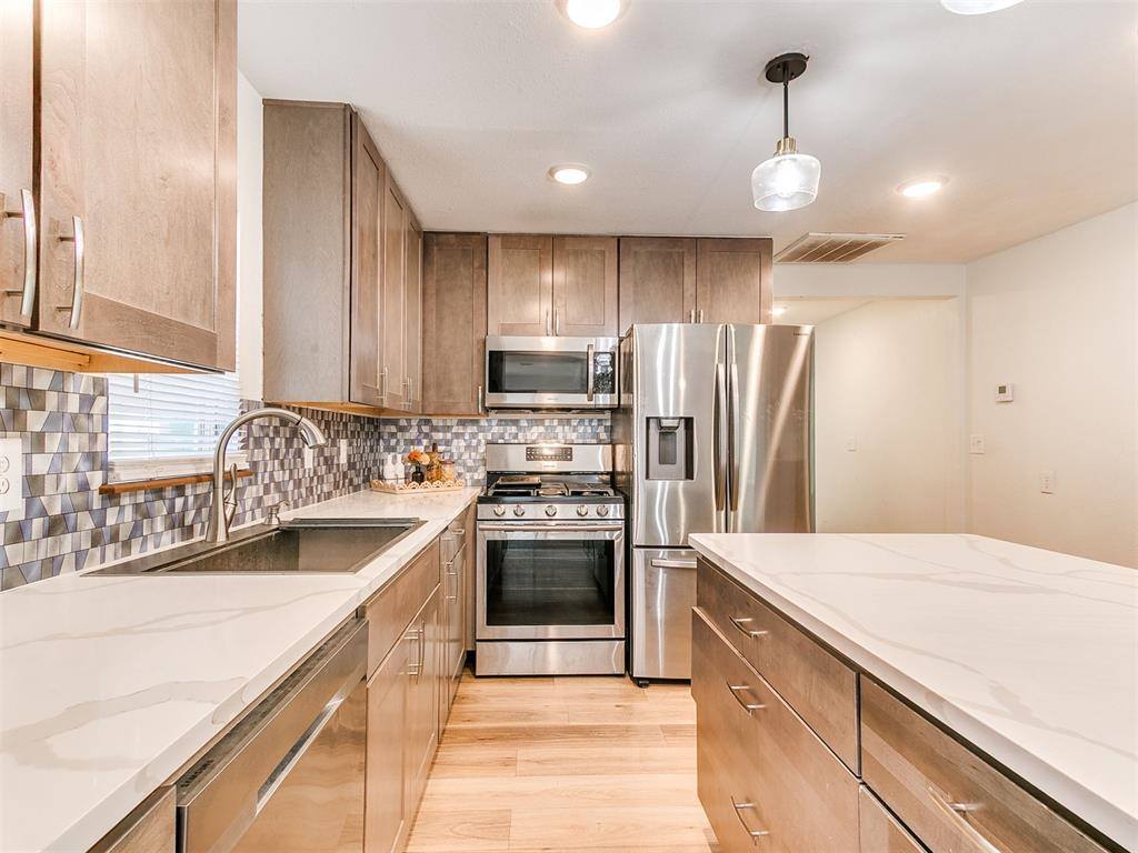 1702 North Market Avenue, Shawnee, OK 74804