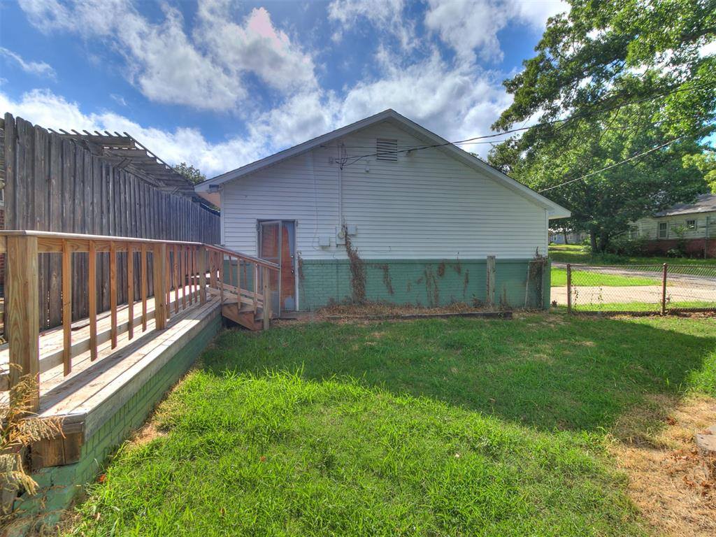 1702 North Market Avenue, Shawnee, OK 74804