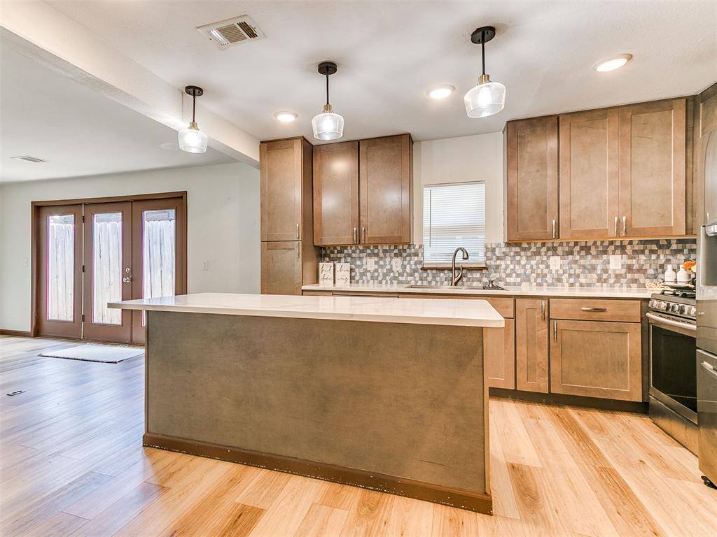 1702 North Market Avenue, Shawnee, OK 74804